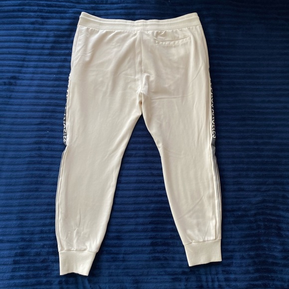 ❌ SOLD ❌ Guess LA Sweatpants - Picture 4 of 6